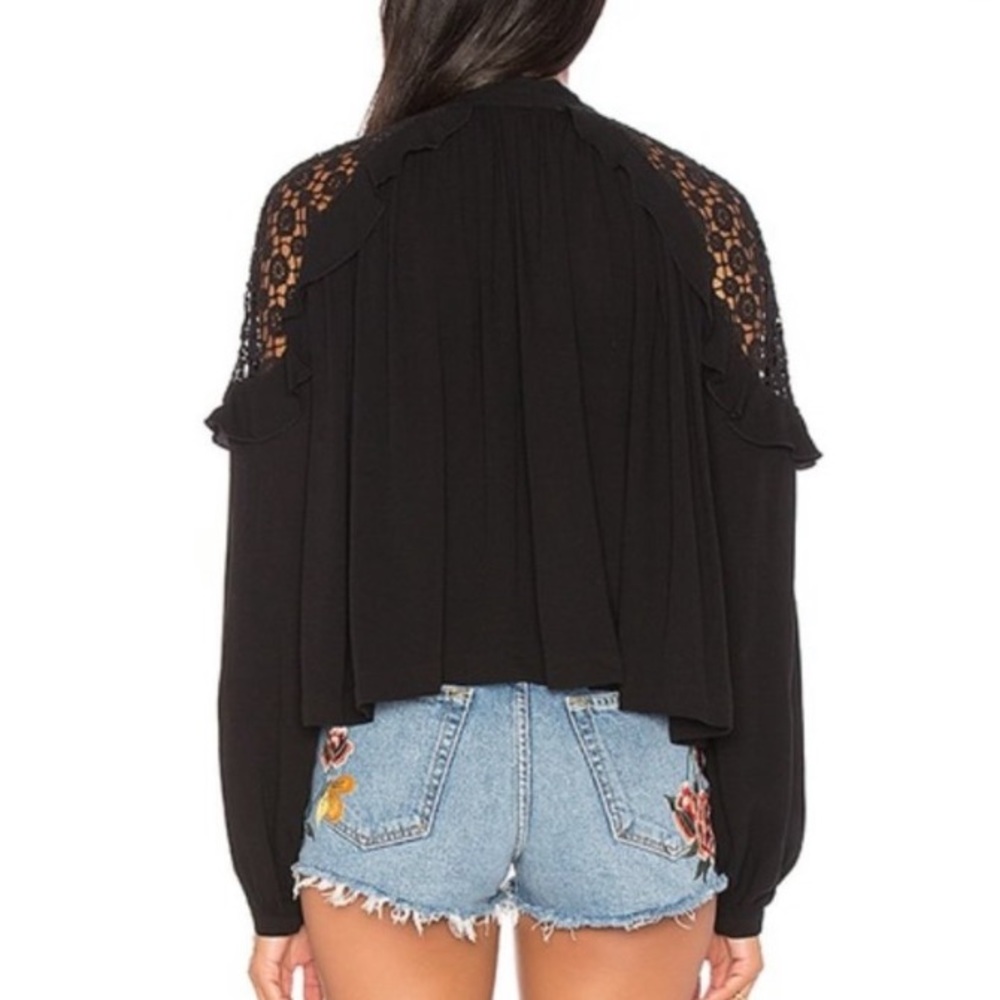 Free People Little Bit of Love Crochet Top Sz M - Picture 3 of 8